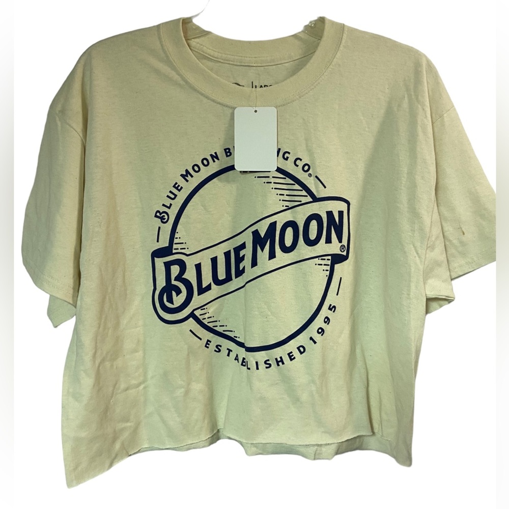 women Blue MOON cropped short sleeve tshirt L NO TAGS. PICTURE SHOWS TAG. NO TAG